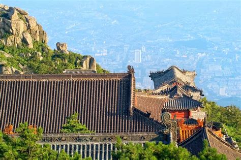 Il Monte Tai, una montagna sacra e un tesoro nascosto del patrimonio culturale cinese!