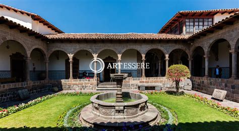   Il Museo de Arte Religioso: Un viaggio nella fede colombiana e un paradiso per gli amanti dell'arte sacra!